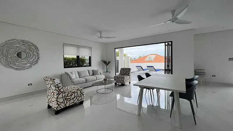 Hocus Villa, photograph 7