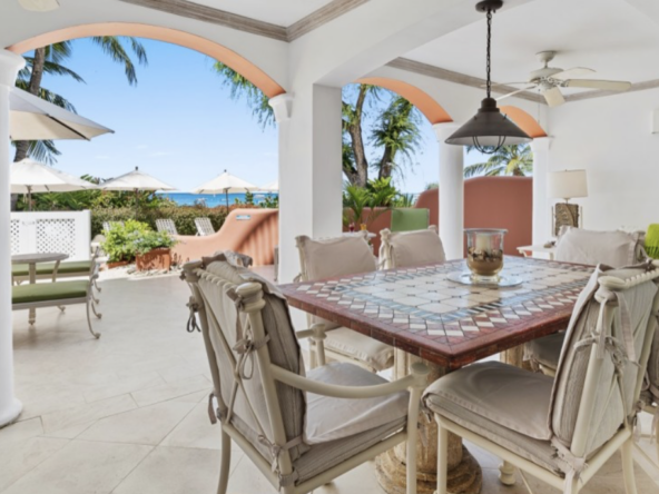Holetown apartment Villas on the Beach 101 dining with sea view