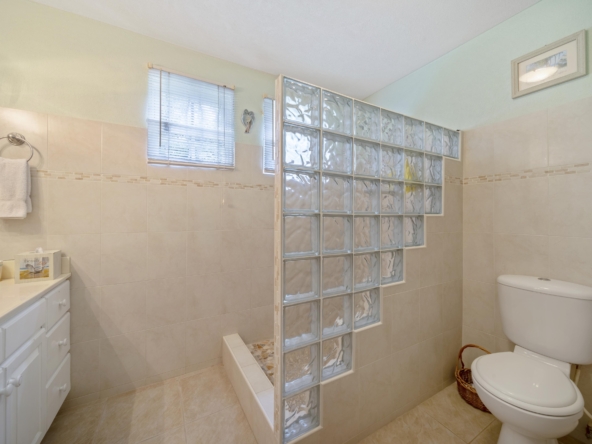 caribbean style home chattel casuarina guest bathroom