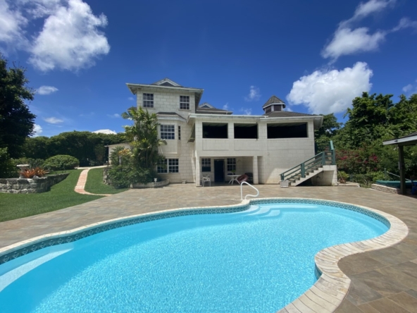 grand view cliffs 61 outside view with pool